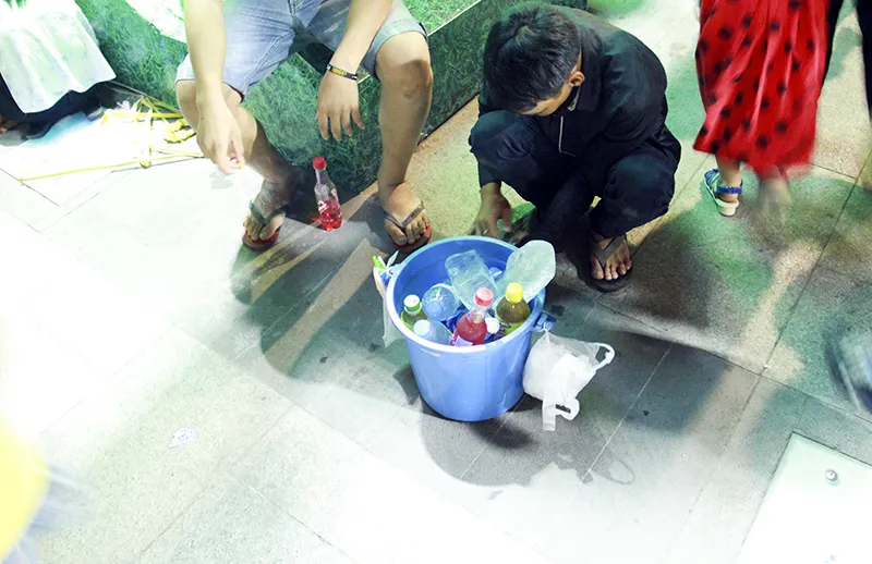 Mưu sinh đêm giao thừa ảnh 4 Mưu sinh đêm giao thừa ảnh 4